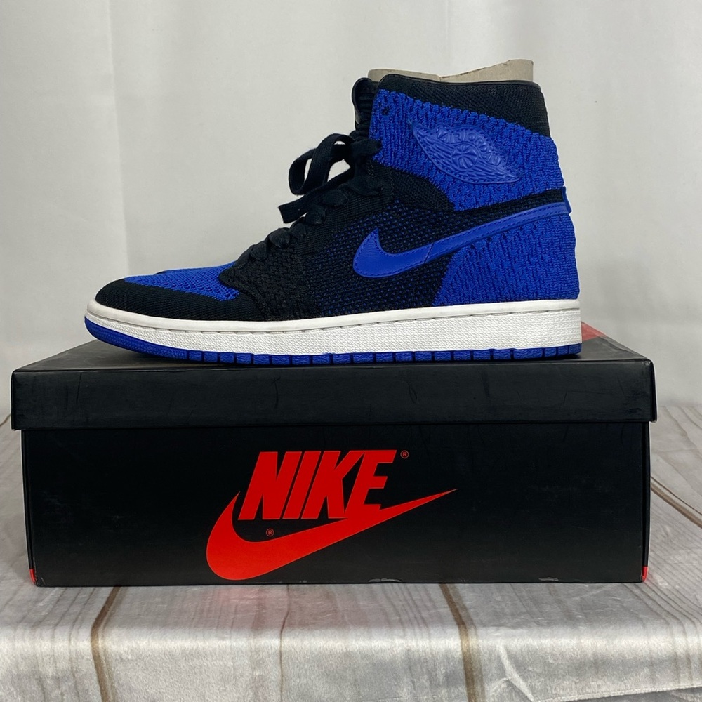 Men’s Air Jordan 1 Retro High Flyknit sneakers